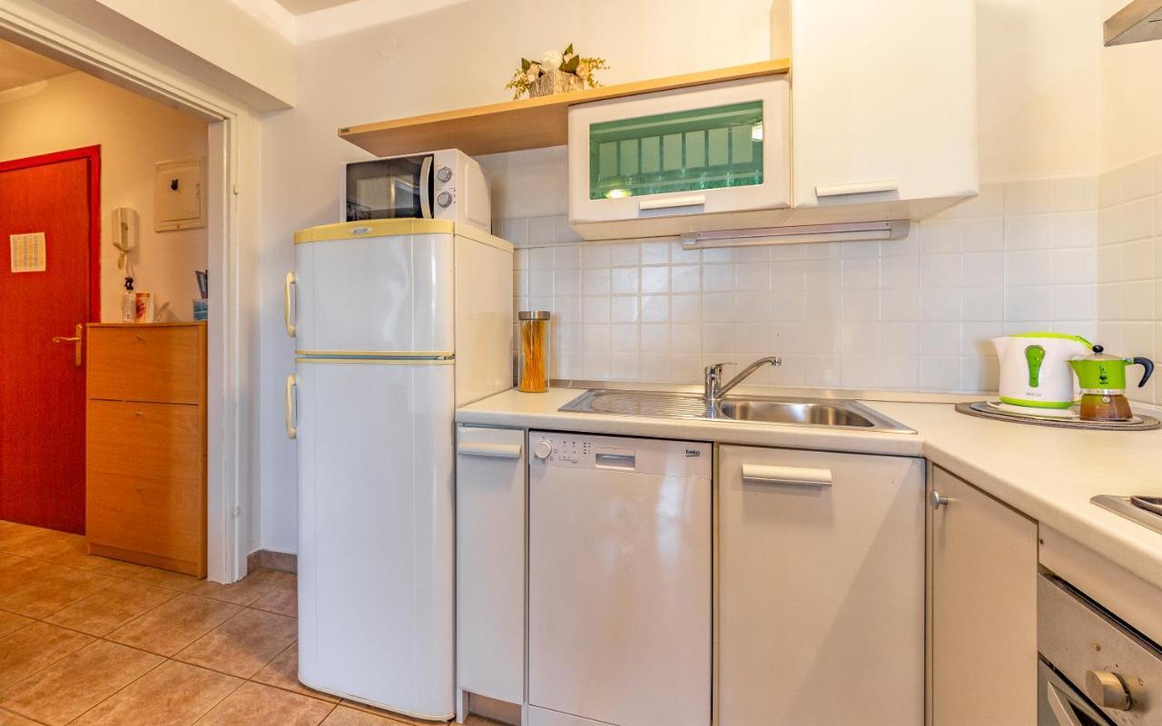 Olga'S Place-New Apartment 200 Mt From The Sea Pula Bagian luar foto