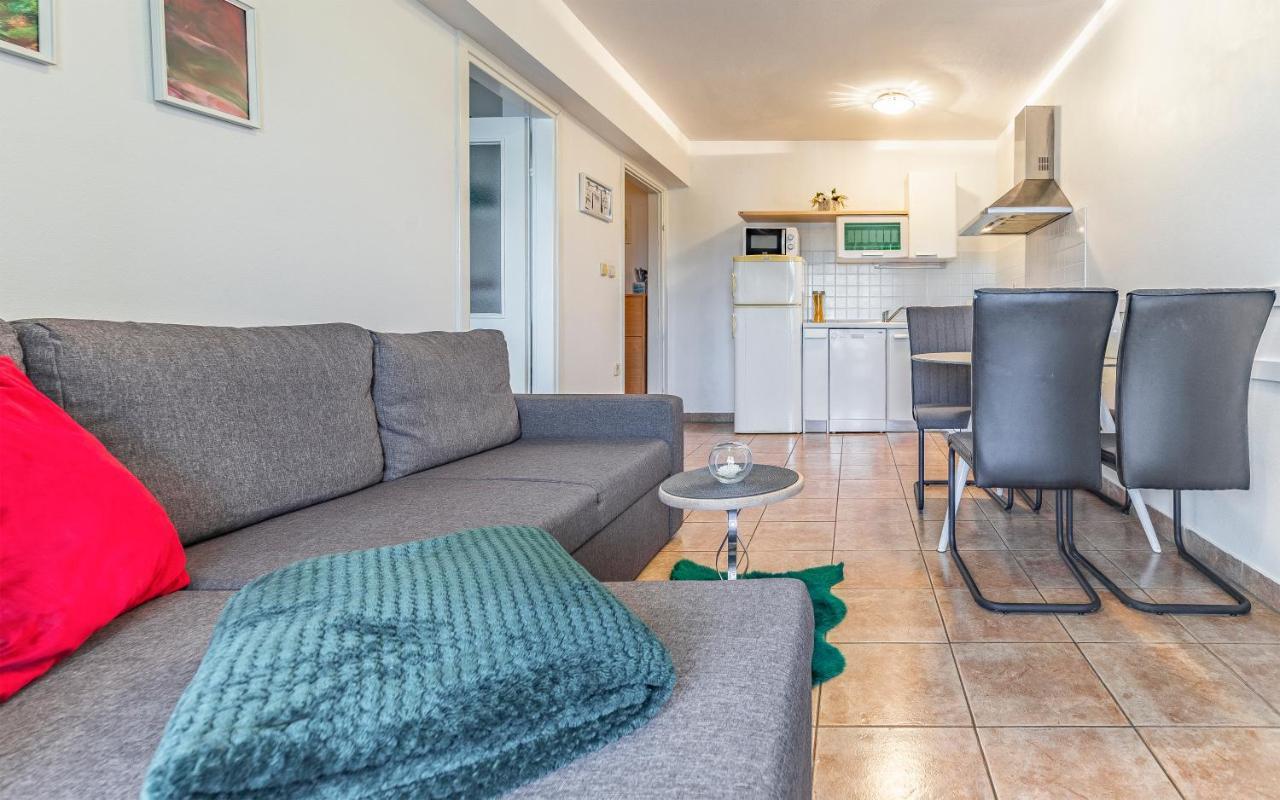 Olga'S Place-New Apartment 200 Mt From The Sea Pula Bagian luar foto